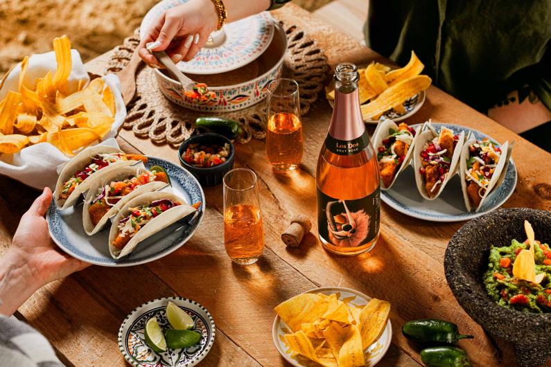 Los Dos Cava Rosé Lifestyle Los Dos Cava Rosé Lifestyle